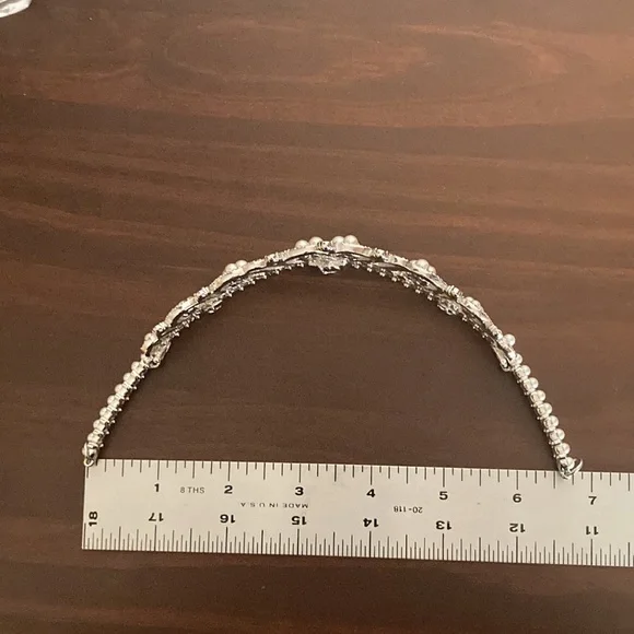 SWAROVSKI Swan pearl tiara - Picture 7 of 9